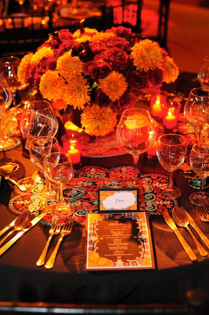 Dia Los Muertos Wedding, Dia De Los Muertos Wedding Ideas Decor, Day Of The Dead Wedding Theme, Dia De Los Muertos Centerpiece Ideas, Dia De Los Muertos Quinceanera Ideas, Dia De Los Muertos Wedding Ideas, Party Table Ideas, Dia De Los Muertos Party Ideas, Hispanic Wedding