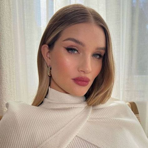 Rosie Huntington Whiteley Style, Celebrity Makeup Looks, Valentines Day Makeup, Simple Makeup Looks, Beauty Make-up, Rosie Huntington, Braut Make-up, Huntington Whiteley, Make Up Looks