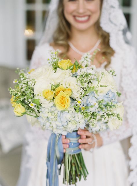 Light Yellow Weddings, Soft Blue Wedding, Blue Yellow Weddings, Bridesmaids Photography, Yellow Wedding Bouquet, Yellow Wedding Inspiration, Hydrangea Bouquet Wedding, Bouquet Photography, Yellow Wedding Flowers