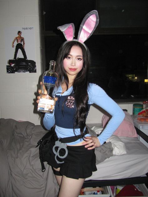 Judy Hops Costume, Judy Hopps Costume, Judy Hops, Halloween Drinks Alcohol, Fun Office, Spooky Party, Judy Hopps, Costume Inspo, Heavy Lifting