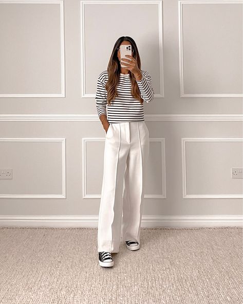 Selección de Stradivarius wide leg dad trouser … de LTK Cream Trousers Outfit, Women Striped Shirt, Blazer Off White, Sweater Autumn, White Trousers, Autumn 2023, Outfits With Converse, Minimal Outfit, Stylish Work Outfits