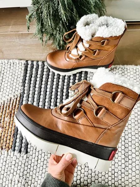 Cute Winter Boots For Women Cold Weather, Women’s Winter Boots, Snow Boots Women Outfits, Sorel Boots Outfit, Cute Winter Boots, Sorel Snow Boots, Deep Snow, Tall Winter Boots, Best Winter Boots