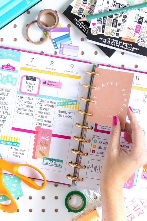 Happy Planner Ideas: How to Start Using a Planner this Year | Club Crafted Happy Planner Journaling Ideas, Planner Lists Ideas, Planner Decorating Inspiration, Happy Planner Ideas Inspiration, Happy Planner Hacks, Planner Ideas Organizing, Happy Planner Ideas, Homemade Planner, Using A Planner