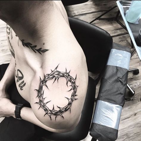 Crown Of Thrones Tattoo, Jesus Crown Tattoo, Jesus Thorn Crown Tattoo, Crown Of Thrones, Crown Of Thorns Tattoo, American Style Tattoo, Blood Tattoo, Thorn Tattoo, Tattoo Baby