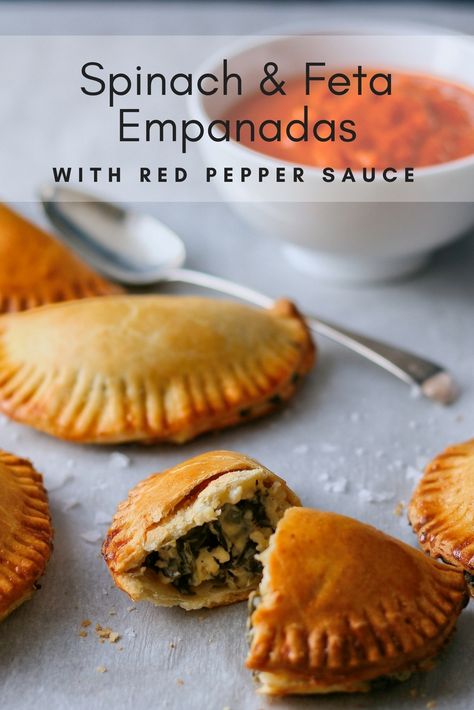 Spinach And Cheese Empanadas, Spinach And Feta Empanadas, Empanadas Recipe Spinach And Cheese, Spinach Empanadas Recipes, Spinach Empanadas, Empanadas Vegetarian, Vegetarian Empanadas, Cheese Empanadas, Wontons