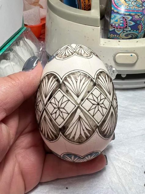 Ukrainian Egg Designs, Ukranian Eggs Design, Ukranian Eggs, Pysanky Designs, Pysanka Eggs, Pom Poms Ideas, Holiday Crafts Easter, Eggs Design, Egg Artwork