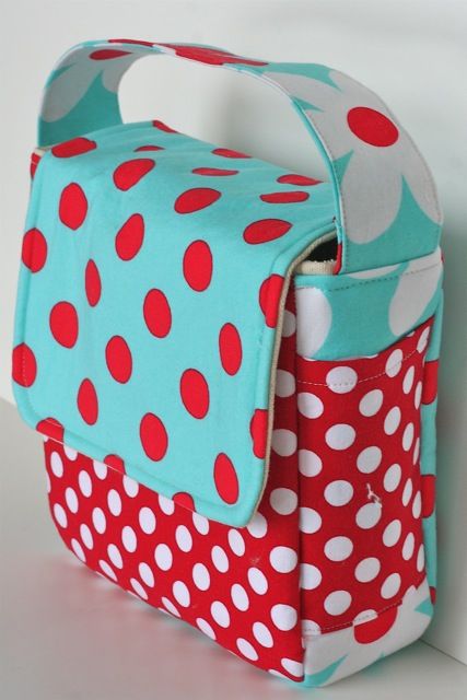 Love Your Lunch Box Sewing Pattern.  Such a cute DIY lunch bag project! By Gingercake Patterns Holiday Hand Towels, Sew Projects, Sac Lunch, Beginner Sewing Projects Easy, Elementary School Students, Sewing Fabrics, Sewing Projects For Beginners, Easy Sewing Projects, Love Sewing