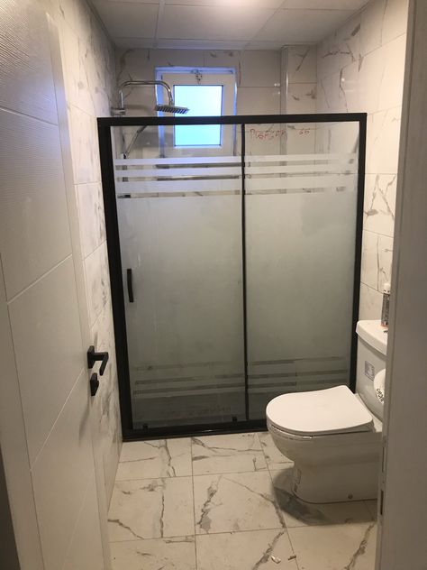 Shower Glass Door Ideas, Restroom Renovation, Window Glass Design, Toilet And Bathroom Design, Bathroom Shower Doors, Bathroom Decor Themes, Simple Bathroom Decor, Small Bathroom Renovations, Small House Front Design