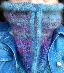 Versatile Drawstring Cowl | AllFreeKnitting.com Knit Videos, Knit Cowl Pattern, Knitting Scarves, Knit Scarves, Knitting Tips, Crochet Knit Hat, Cowl Knitting Pattern, Snow Rain, Infinity Scarves