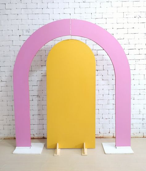 Backdrops For Parties Diy, Balloon Flower Decorations, Soft Board Decoration, Photography Studio Decor, Rapunzel Birthday Party, Visual Merchandising Displays, Trade Show Booth Design, Backdrop Frame, Fringe Backdrops