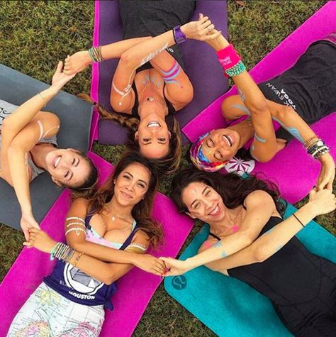 Bachelorette party ideas for a yogi bride Bachelorette Group Photo Ideas, Yoga Themed Party, Yoga Party Ideas, Bachelorette Retreat, Group Yoga Poses, Yoga Party, Yoga Photoshoot, Fitness Event, Group Yoga