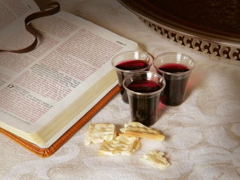 How Should Christians Celebrate Passover? -  But Jesus instituted a new administration of the Passover service for His followers that has deep meaning for us today. Sermons Ideas, Peaceful Pics, Passover Lamb, New Covenant, Lords Supper, Open Bible, Ocean Waves Painting, Church Media Design, In Remembrance Of Me