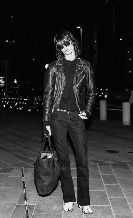 90s Rockstar Aesthetic Men, Men’s Indie Sleaze, Hedi Slimane Aesthetic, Indie Sleaze Outfits Men, Indie Sleaze Men, Hedi Slimane Photography, Genderless Aesthetic, Androgynous Models, Rockstar Aesthetic