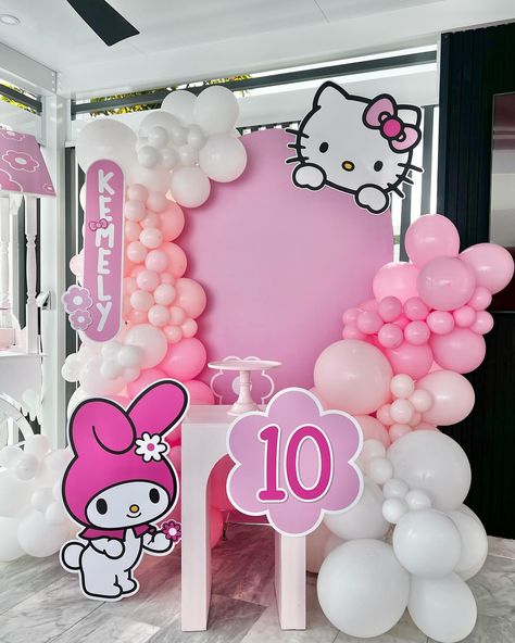 Kemely 10th Birthday . . #bounce house @modern_bounce_co #hellokitty #hellokittylover #hellokittyparty #hellokittybirthday… | Instagram My Melody Themed Birthday Party, Hello Kitty Birthday Decorations Party Themes, Hello Kitty Backdrop Birthday, My Melody Birthday Party Decorations, Sanrio Bday Party, Hello Kitty Birthday Decor, Hello Kitty Balloon Garland, My Melody Party Ideas, My Melody Birthday Theme