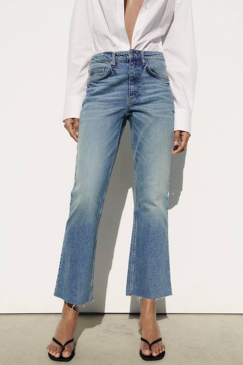 Flair Jeans, Zara Mini, Closet Goals, Denim Trends, Straight Fit Jeans, Denim Branding, Zara Jeans, Flared Jeans, Mid Rise Jeans