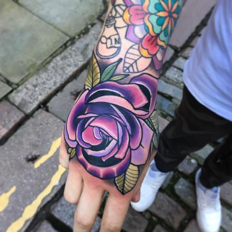 Rose & coloured mandala Left Hand Meaning, Purple Rose Tattoo, Tattoo Stomach, New School Tattoos, Womens Tattoos, Devil Cartoon, Tattoo Sonne, Purple Rose Tattoos, Wörter Tattoos