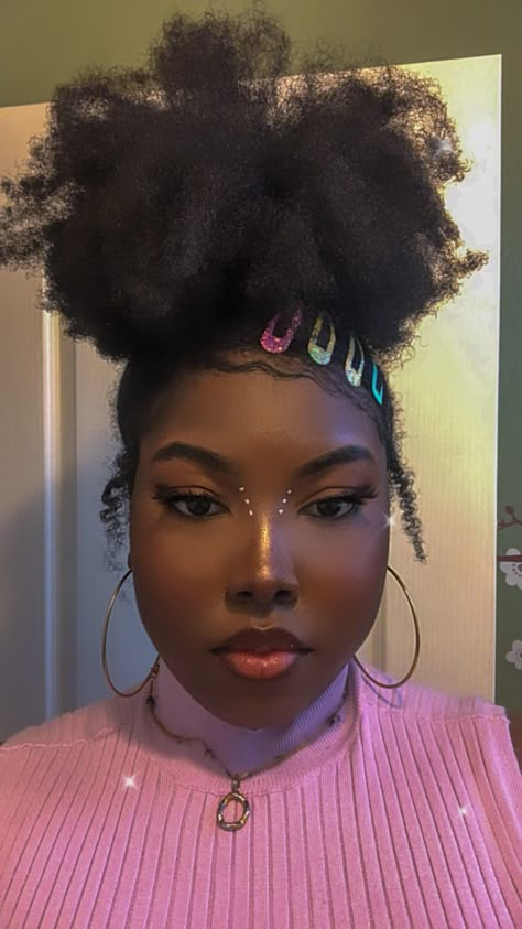 Natural hairstyle Faux Afro Puff Hairstyles, Afro Hairstyles With Clips, Natural Hair Styles With Clips, Afro With Hair Clips, 4c High Puff Hairstyles, Hair Clips Natural Hair, High Puff Natural Hair 4c Styles, High Puff Styles, Natural High Puff Hairstyles