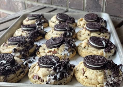 Oreo Chocolate Chip Cookies, Big Cookies, Oreo Chocolate, Stuffed Cookies, Cookie Cakes, Junk Food Snacks, Gourmet Cookies, Cookies Ideas, Cookie Business