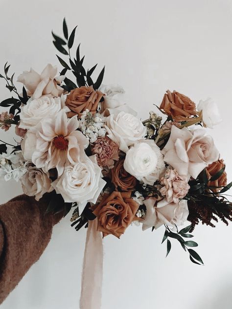 Fall Video, Pretty Lavish, Brown Wedding, Neutral Wedding, White Bouquet, Wedding Flower Arrangements, Bouquet Of Flowers, Wedding Mood, Bride Bouquets