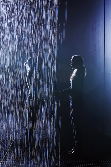 Rain Room in London's Barbican Center…..IT WILL RAIN EVERY PLACE BUT WHERE - YOU - ARE STANDING…..AMAZING AND A MUST-SEE WHEN IN LONDON…………ccp Photos Of Rain, Rain Room, It Will Rain, Night Room, Water Temple, Standing In The Rain, I Love Rain, Room London, Art Exhibit