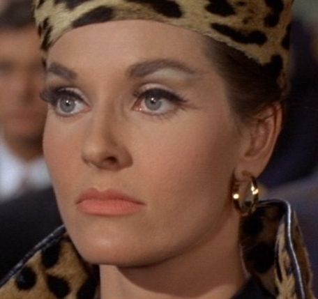 Lee Meriwether, Miss America 1955, in Batman (1966) Batman The Movie 1966, Kathryn Erbe, Lee Meriwether, Heroes Tv Series, Batman 1966, Batman Tv Series, Batman And Robin, Batman Movie, Miss America