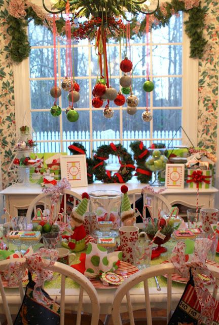 Elf Christmas party! ~*~ "At Christmas, play and make good cheer, For Christmas comes but once a year." ~Thomas Tusser Themed Table Decorations, Elf Decor, Ward Christmas Party, Elf Christmas Decorations, Movie Christmas, Grinch Christmas Party, Whoville Christmas, Diy Outfits, Elf Decorations