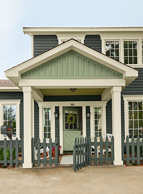 How to Paint Your Home's Exterior Grey Siding House, House Painting Tips, Paint Color Trends, Grey Siding, Paint Your House, Trending Paint Colors, Home Exterior Makeover, Exterior Paint Color, Exterior Makeover