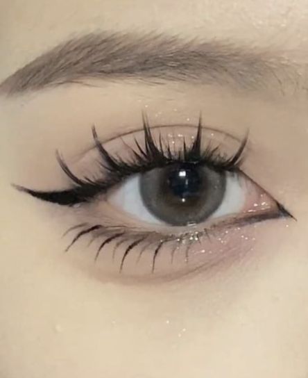 Manga Lashes, Artsy Makeup, Cute Eye Makeup, Korean Eye Makeup, Eye Makeup Pictures, Asian Eyes, Asian Eye Makeup, Natural Hair Styles Easy, Aesthetic Eyes