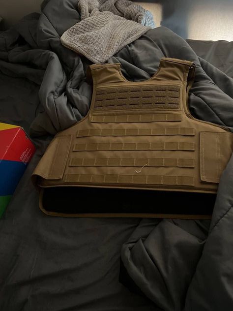 Daniel Micheal Guns Store🔫🏬, [May 5, 2022 at 01:46] Real bullet proof vests that stops AR bullets 1,000 Bullet Vest, Micro Draco, Bullet Proof Vest, Combat Gear, Bullet Proof, Book Journal, Books, Quick Saves