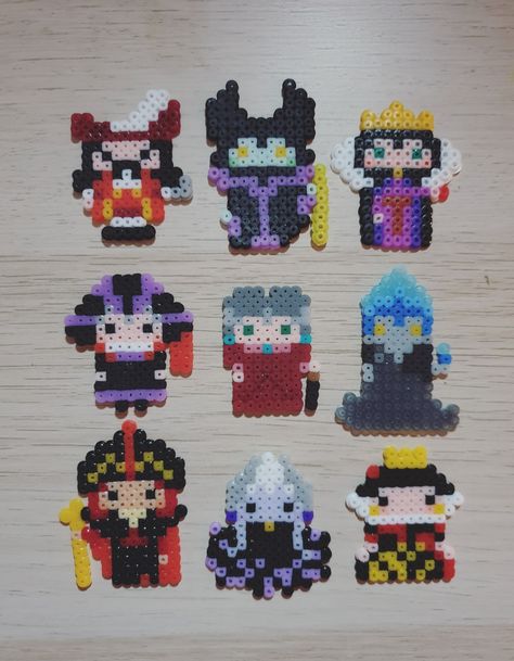 Encanto Perler Beads, Disney Pixel Art, Hama Beads Disney, Mini Hama Beads, Melt Beads Patterns, Easy Perler Bead Patterns, Melty Bead Patterns, Pearl Beads Pattern, Easy Perler Beads Ideas