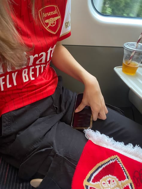 Arsenal Jersey Outfit, Arsenal Outfit, Arsenal Aesthetic, Arsenal Top, Arsenal Fc Wallpapers, Arsenal Shirt, Arsenal Wfc, Arsenal Wallpapers, England Football Shirt