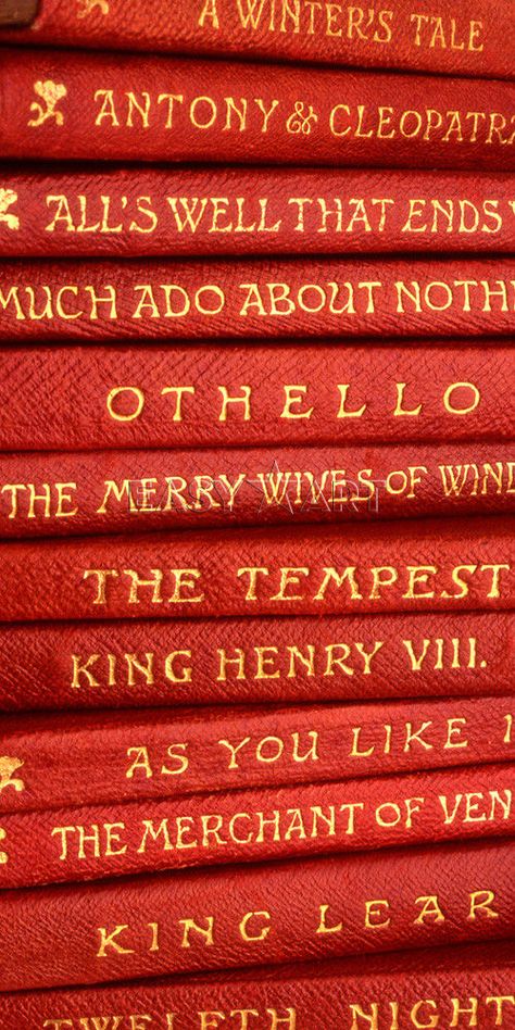 Shakespeare Ragnor Fell, William Shakespeare Frases, Red Books, William Shakespeare, Book Nooks, Red Aesthetic, I Love Books, Great Books, Love Book