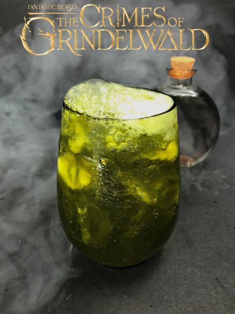 Fantastic Beasts Recipes, Magical Cocktails, Harry Potter Cocktails, Harry Potter Treats, Harry Potter Drinks, Fanfiction Recommendations, Redhead Baby, The Crimes Of Grindelwald, Crimes Of Grindelwald