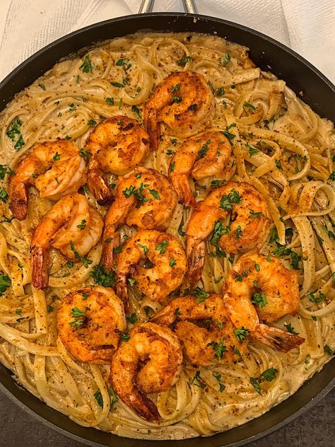 Salmon Shrimp Alfredo, Pasta Recipes For Pregnant Women, Alfredo Pasta Recipes Shrimp, Cajun Fettucini Alfredo, Shrimp And Salmon Alfredo, Alfredo Pasta With Shrimp, Food Cravings Savory, Shrimp And Chicken Alfredo, Shrimp Alfredo Sauce