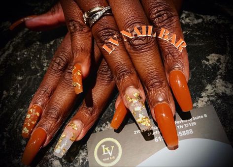 90s Nails, Brown Acrylic Nails, Gold Acrylic Nails, Brown Acrylic, October Nails, School Hair, Orange And Gold, Back To School Hairstyles, Orange Nails