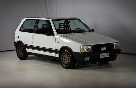 A handsome and recently restored retro hot hatch, which is presented in smart condition. Ready to drive and enjoy immediately. Fiat 1, Fiat 147, Fiat 128, Hatchbacks, Car Sit, Maserati Granturismo, Fiat 600, Fiat Abarth, Hot Hatch