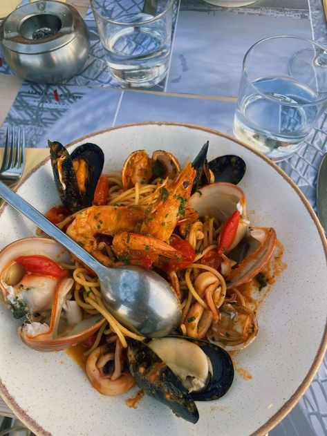 Mediterranean Food Aethstetic, European Food Aethstetic, Mykonos Greece Aesthetic, Mykonos Aesthetic, Greek Seafood, Food Aethstetic, Seafood Spaghetti, Barcelona 2023, Immaculate Vibes