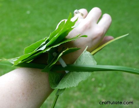 Leaf Bracelets - a really lovely way to celebrate nature with kids! Leaf Bracelet, Herbs, Bracelet, Celebrities, Quick Saves, Art, Nature