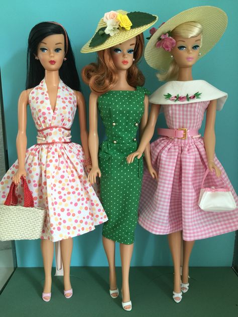 50s Barbie, Preppy Barbie, Old Barbie Dolls, Barbie Classic, 2023 Barbie, Barbie Miss, Dollhouse Clothes, Barbie Knitting Patterns, Barbie 90s