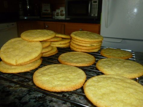 Black Pepper Butter Cookies Recipe - Genius Kitchen Black Pepper Cookies Recipe, Pepper Cookies Recipe, Pepper Cookies, Butter Cookies Recipe, Baked Goodies, Homemade Cookies, Cakes Cupcakes, Cookie Cake, Favorite Cookies