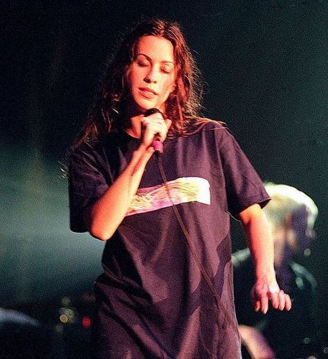 Alanis Morissette 90s, Alanis Morissette, Google Photos, Internet, Energy, Tumblr, Memes