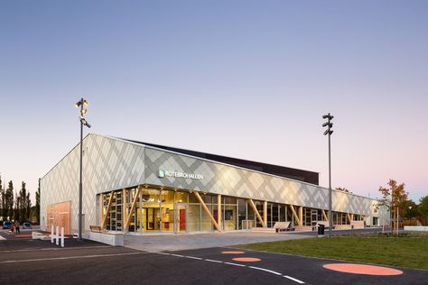 Gallery of Rotebro Sports Hall / White Arkitekter - 2 Sports Hall Design, Sports Hall Architecture, Indoor Sports Complex Design, Sport Building, Minimal Exterior, Round Gazebo, School Gate, Basketball Arena, Sports Facility Architecture