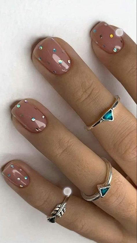 Glittery Makeup, Foil Nail Designs, Short Nail Manicure, Confetti Nails, January Nails, Cute Gel Nails, Glam Nails, Foil Nails, New Year's Nails