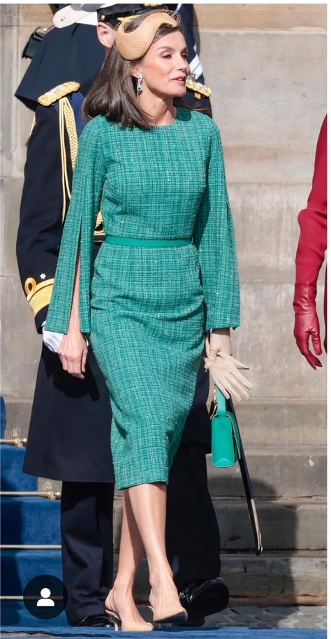 Queen Letizia Outfits, Queen Leticia, Cloth Making, Princess Letizia, Kate Middleton Outfits, Icon Style, Corporate Chic, Fashion Idol, Royal Outfits