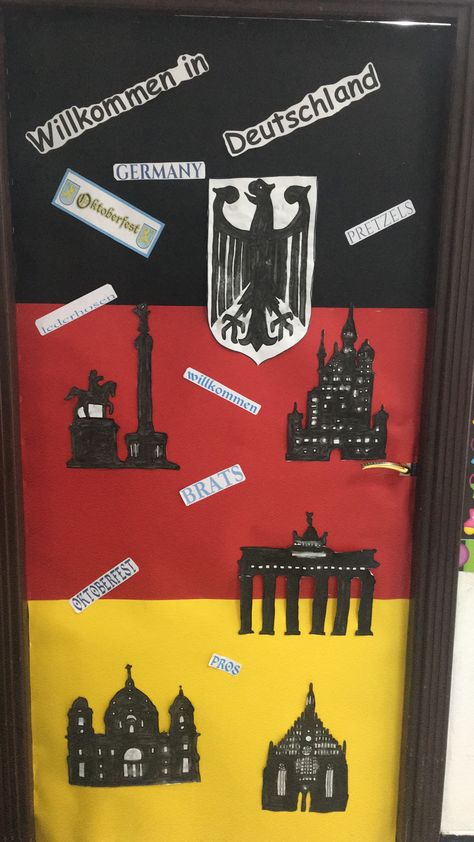 Germany class door German Classroom Decorations, Teacher Door Decorations Christmas, German Board, Door Decorations Christmas, September Lessons, Teacher Door Decorations, Christmas In Germany, Christmas Door Decorating Contest, Posters Ideas