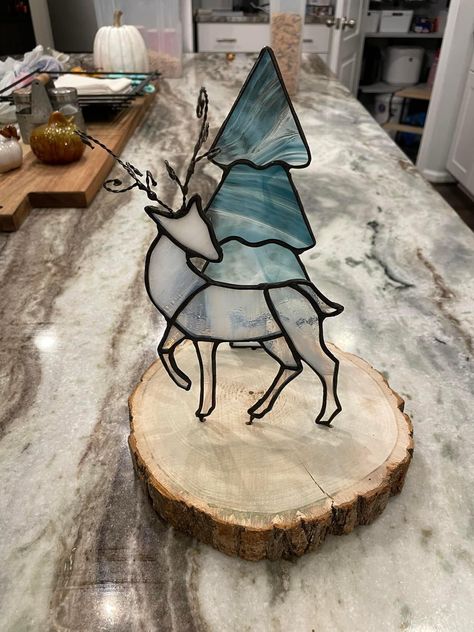 Xmas Stained Glass Ideas, Stained Glass Deer Patterns, 3d Stained Glass Projects, Stained Glass Deer, Hanging Stained Glass, Stained Glass Quilt, Modern Stained Glass, Stained Glass Ornaments, Stained Glass Suncatchers