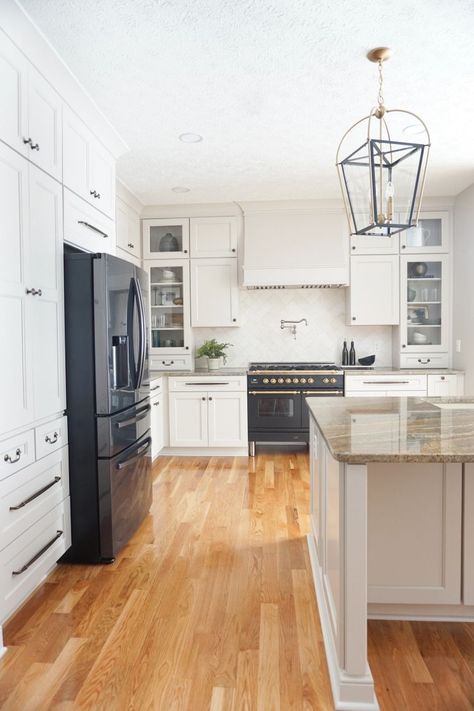 Sweet As Honey Project White Cabinets Oak Floors, Kitchens With Oak Floors, Natural Oak Floors Kitchen, Honey Oak Floors Living Room Decor, Oak Floors White Cabinets, Red Oak Kitchen Floors, Honey Oak Floors Kitchen, Red Oak Floor Kitchen, Golden Oak Floors Living Rooms