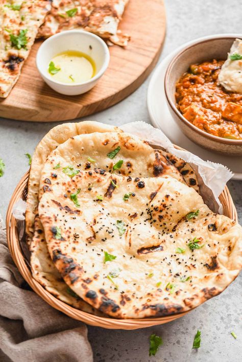 Homemade Naan Pizza Buffet, Homemade Naan, Recipes For Bread, Simple Eating, Chewy Bread, Salty Recipes, Dump Recipes, Naan Recipe, Dump Meals