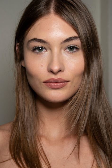 Grace Elizabeth, Favorite Skincare Products, Alexandre Vauthier, Brown Blonde Hair, Auburn Hair, Carrie Bradshaw, Glam Makeup, Beauty Inspiration, Beauty Secrets