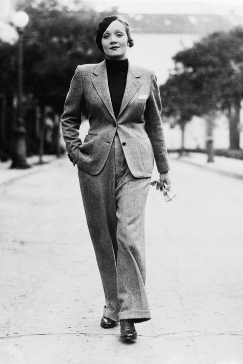 On Hollywood Street, January 25, 1933 Hollywood Street, Marlene Hose, Hollywood Photo, Marlene Dietrich, 1930s Fashion, 1920s Fashion, Moda Vintage, Suit Pants, Photos Of Women